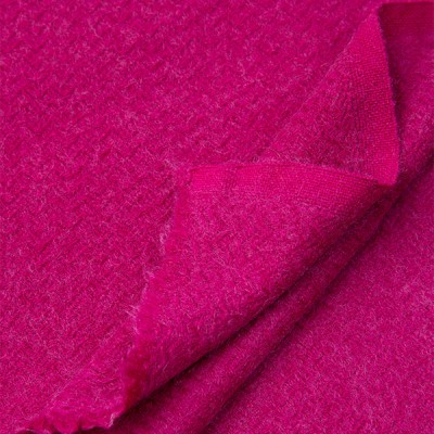  - Throws - Magenta Chevron Throw
70% Fine Wool & 30% Cashmere