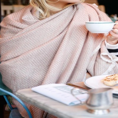  - Throws - Cashmere Blend Diamond Throw
70% Fine Wool, 30% Cashmere