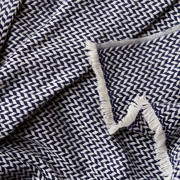  - Throws - Cashmere Blend Herringbone Throw
70% Fine Wool & 30% Cashmere