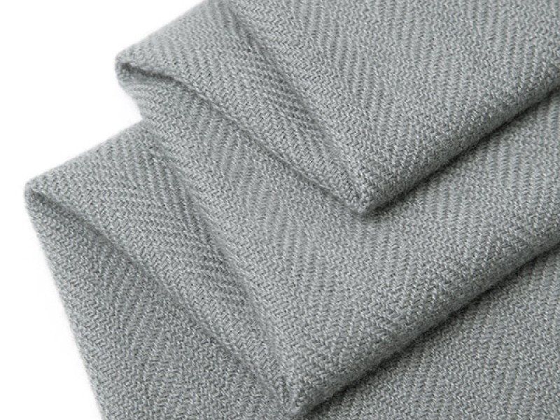  - Scarves - Elephant Grey Twill Scarf
100% Cashmere